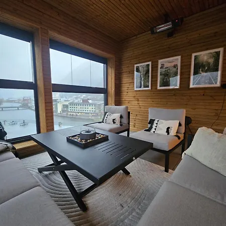 Toppleilighet Pa Elvekanten Med To Romslige Soverom Forde  Exterior photo