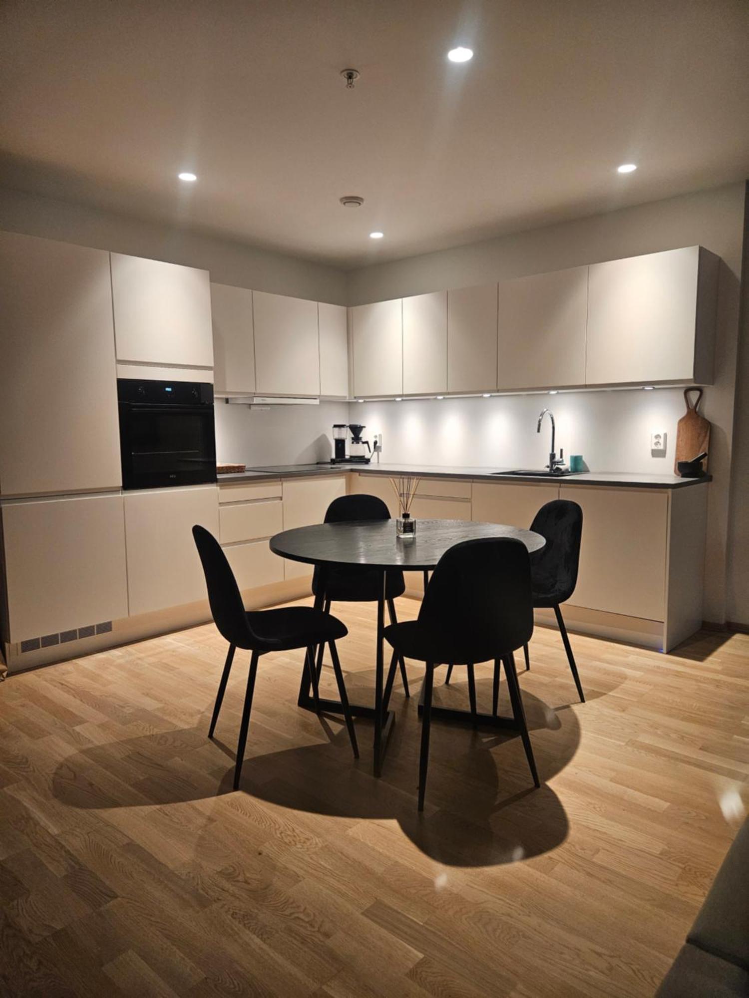Apartment Toppleilighet Pa Elvekanten Med To Romslige Soverom